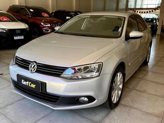 VOLKSWAGEN JETTA 2.0 COMFORTLINE FLEX 4P MANUAL